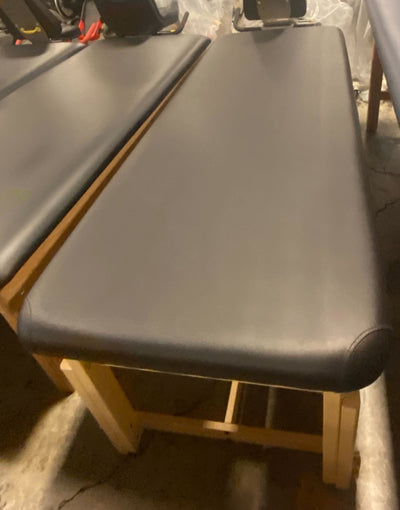 2.5' x 6' Treatment Table with Adjustable Height (Pre-Owned)